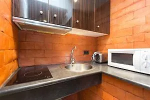 Hotel Ainb Gothic 3*